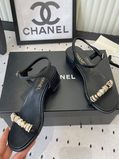 CC 26s Sandals 35 Black Sheepskin Pearls 650100