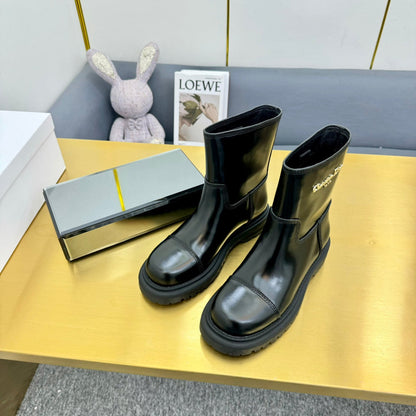 CD Ankle Boot In Glossy Black Cowhide 111758