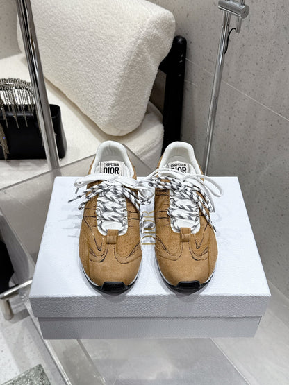 CD D-Sketch Sneaker Brown Nubuck Leather 554390