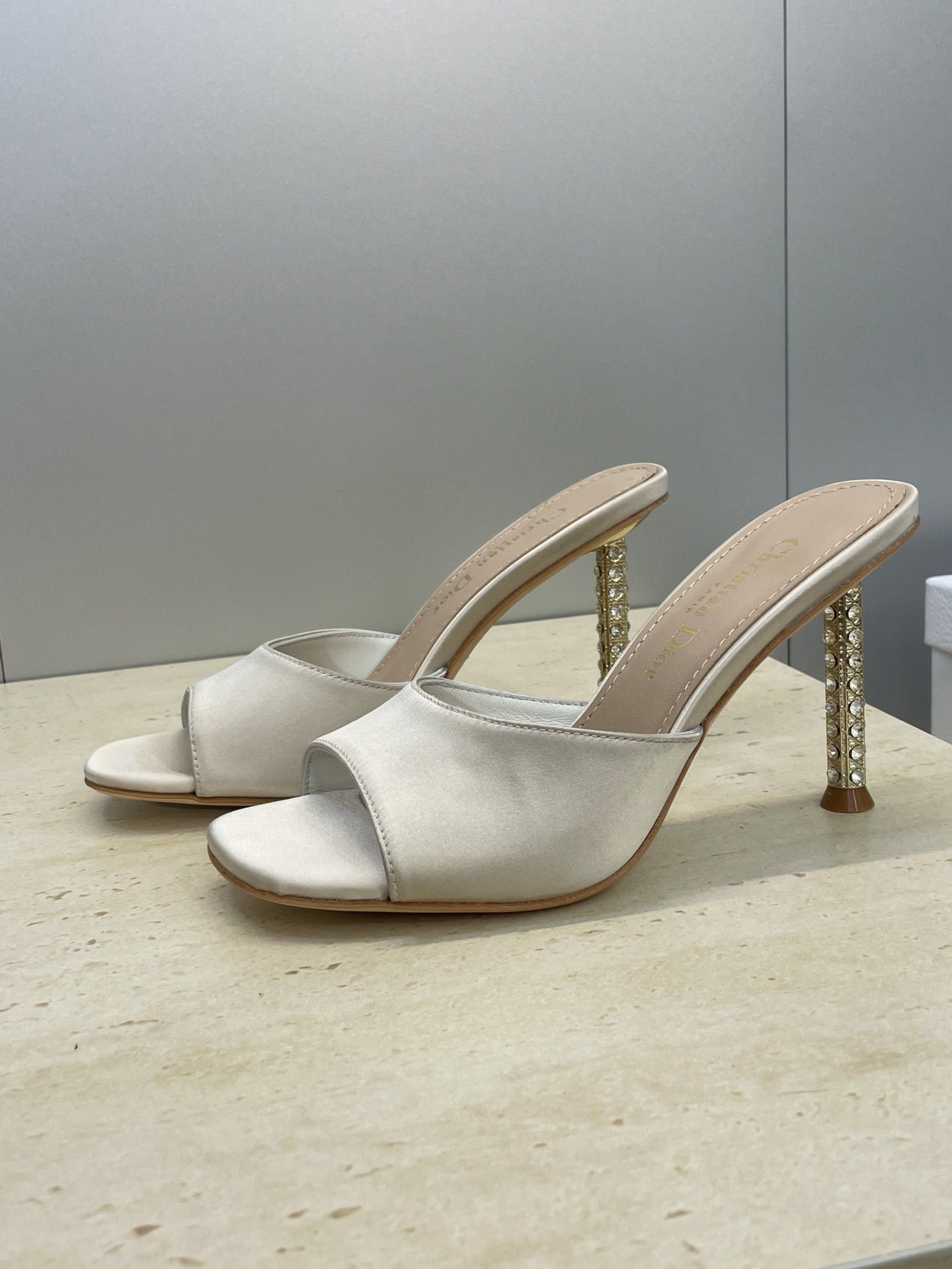 CD 26s Icon Heeled Slide 8cm Off White Leather Silk 633059