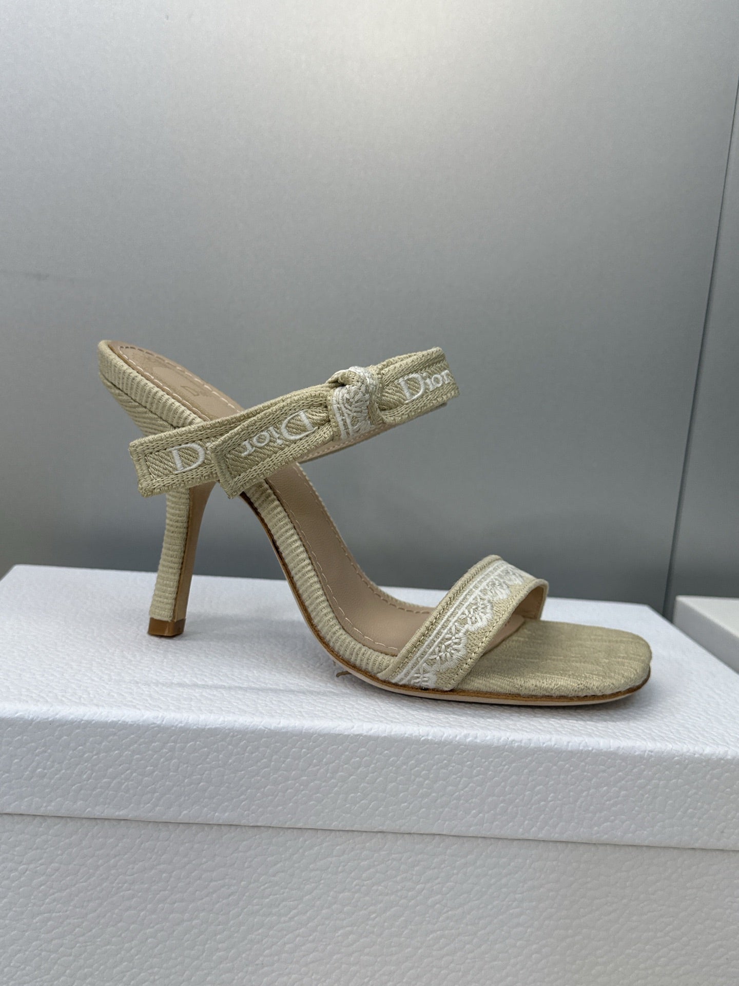 CD 26s Heeled Sandal 10cm Light Taupe Beige Leather Fabric 633068