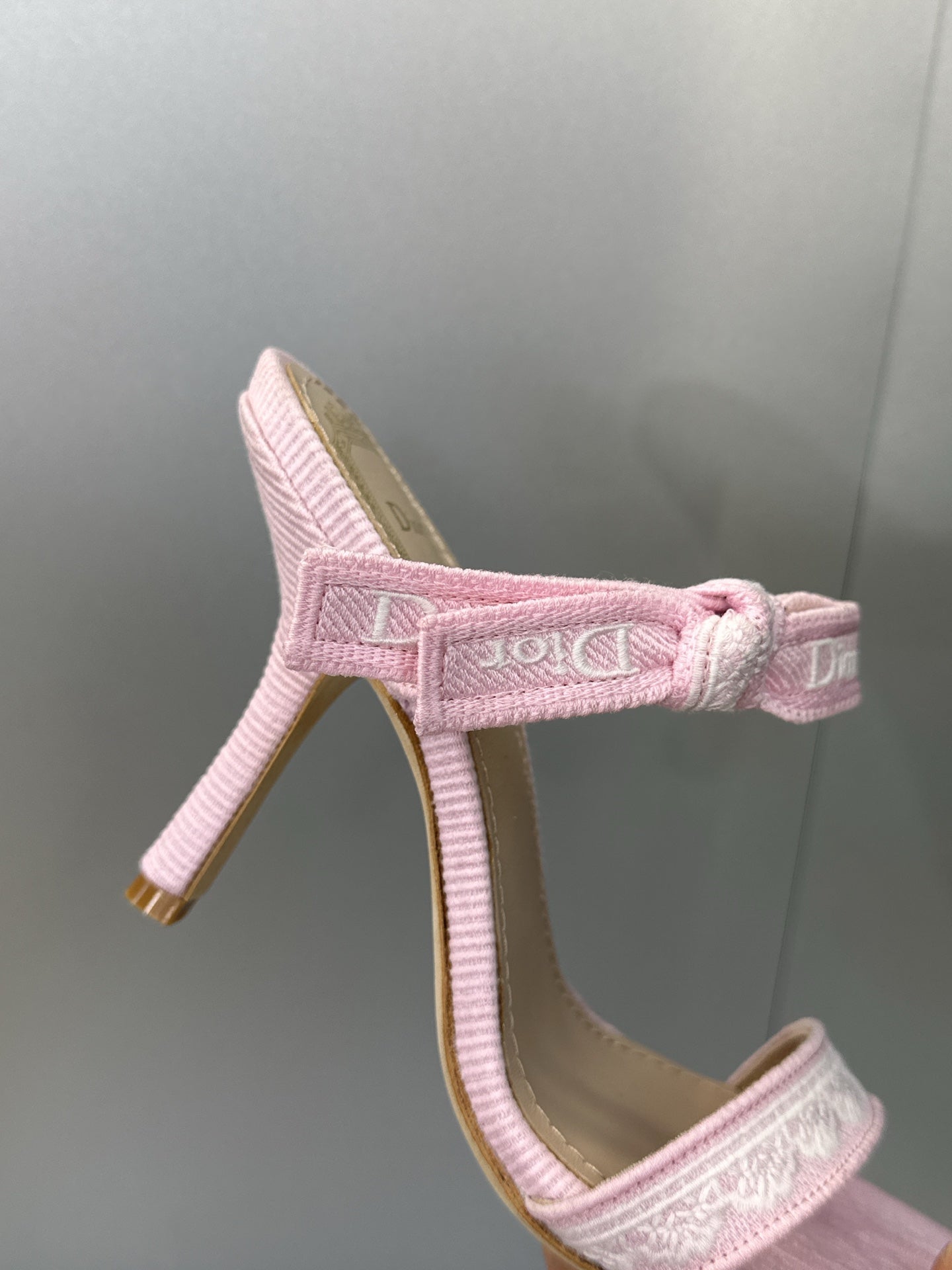 CD 26s Heeled Sandal 10cm Light Pink Beige Leather Fabric 633069