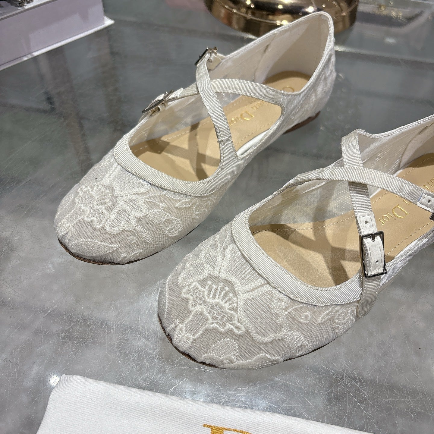 CD 26s Very Ballet Flat White Lace 679841