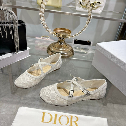 CD 26s Very Ballet Flat White Lace 679841