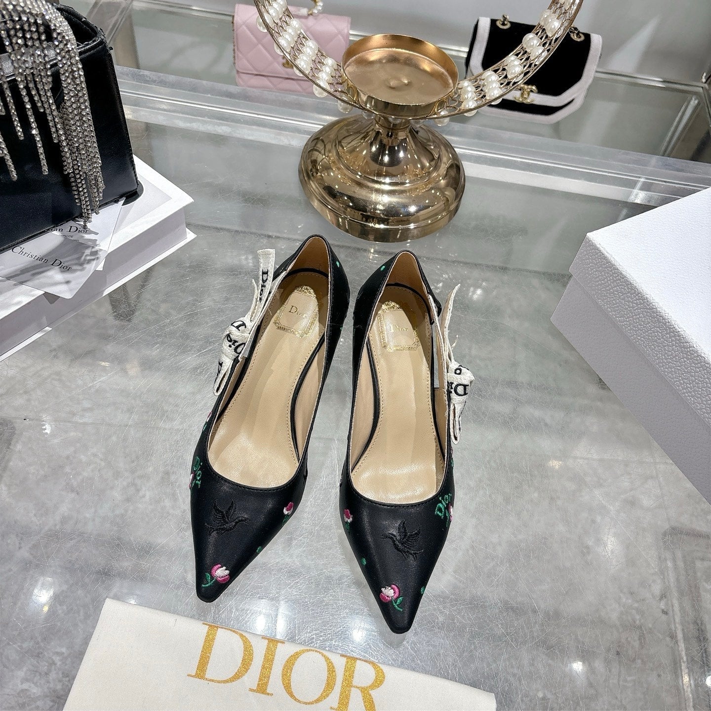 CD 26 High Heel Pump Flower 45 Black Sheepskin Ribbon 679717