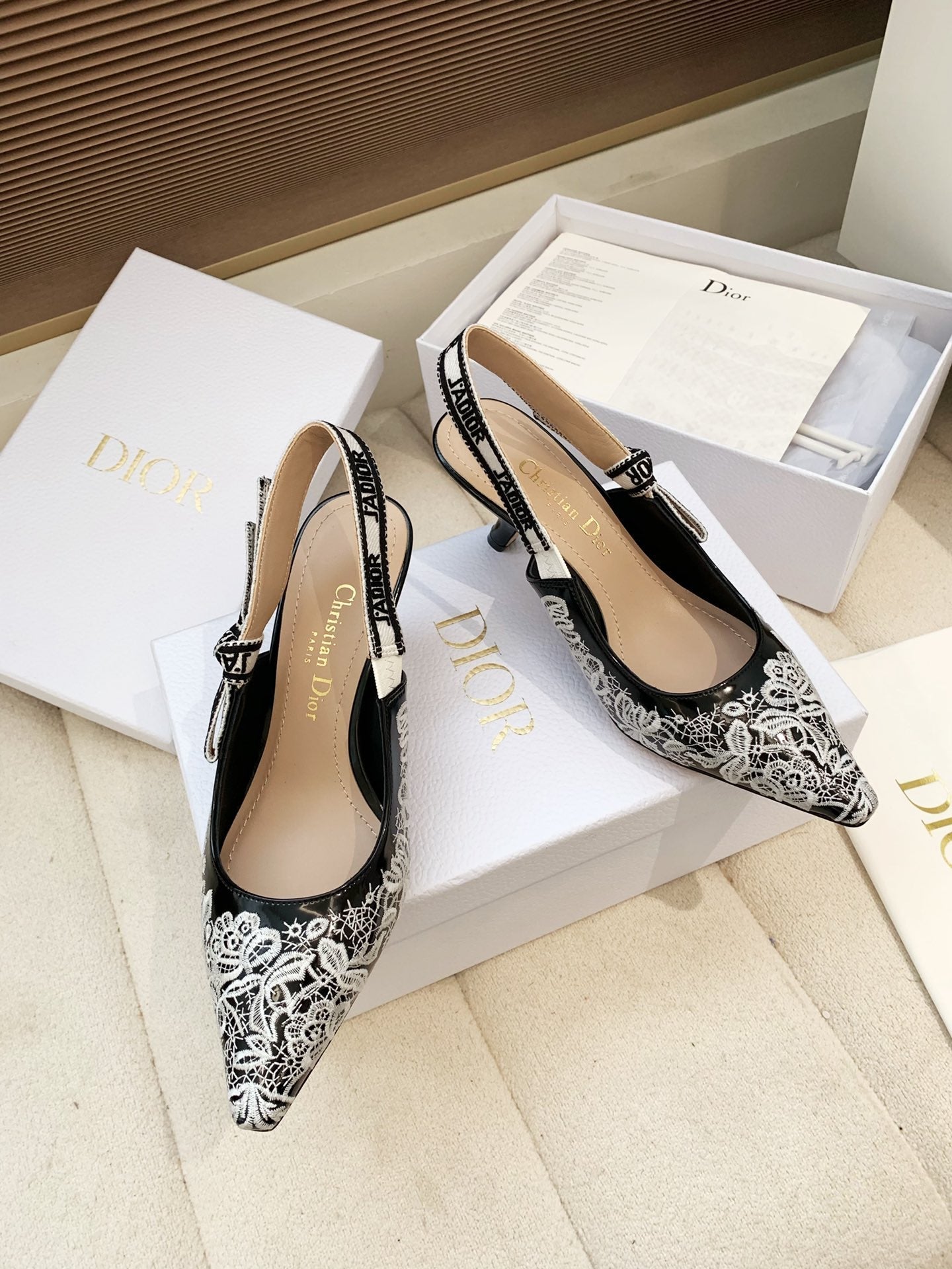 CD 26s J'Adior Jacquard Embroidered Slingback 6.5  Black Patent Leather 614928