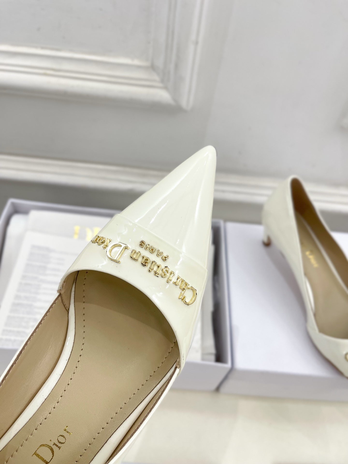 CD 25 Pump High Heels White Patent Leather 307418