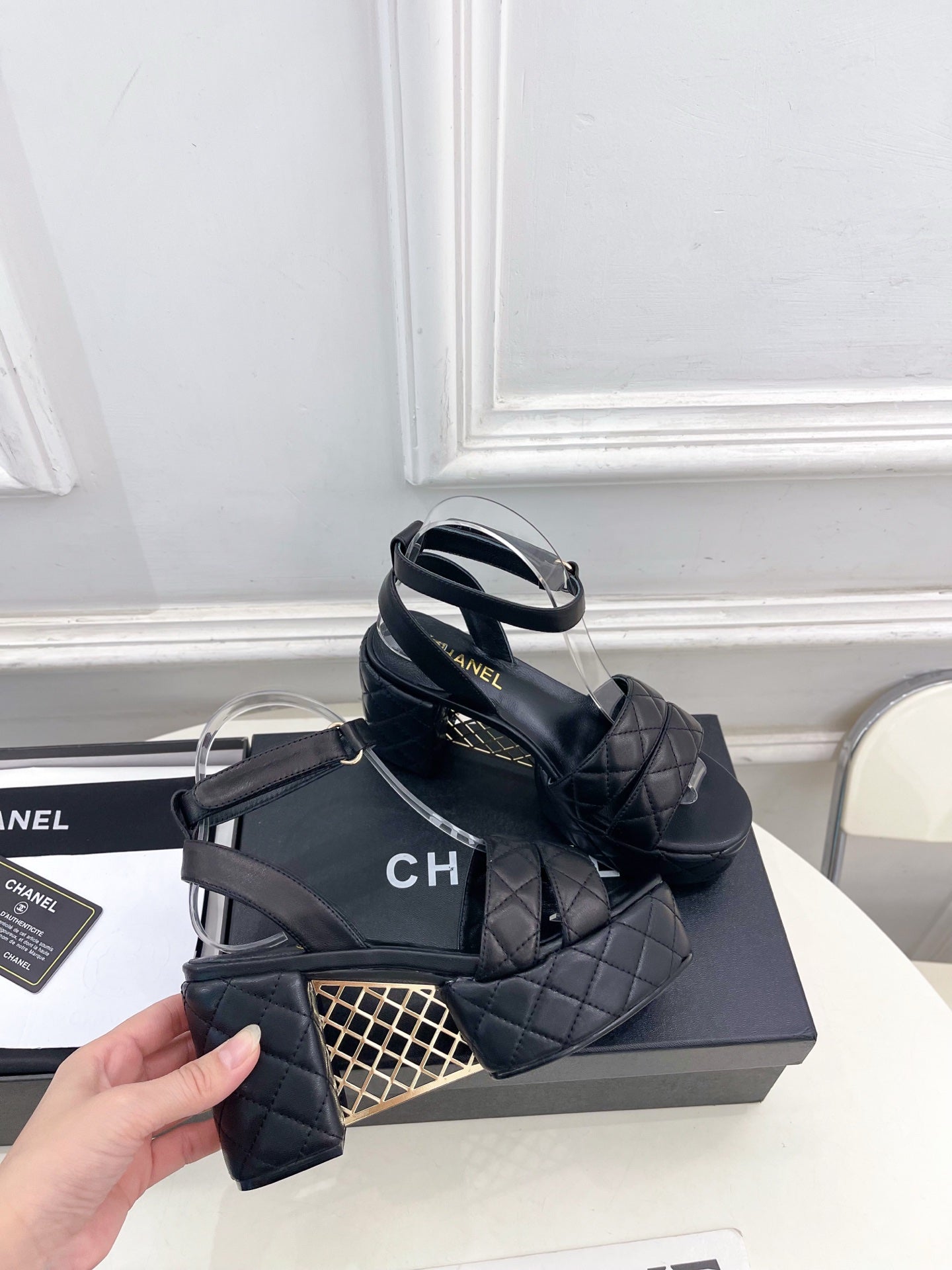 CC 26s HighHeeled Platform Sandals 85 Black Sheepskin 631867