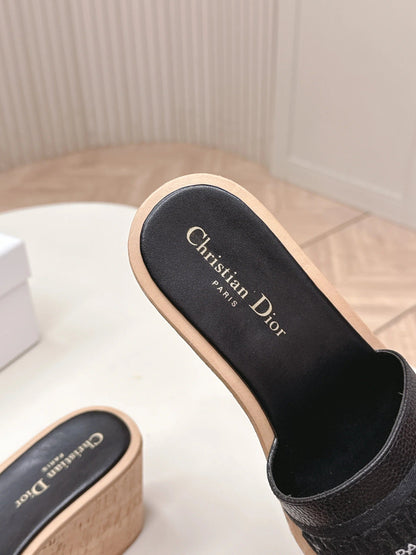 CD 26s Platform Sandals 85 Black Cowhide 643779