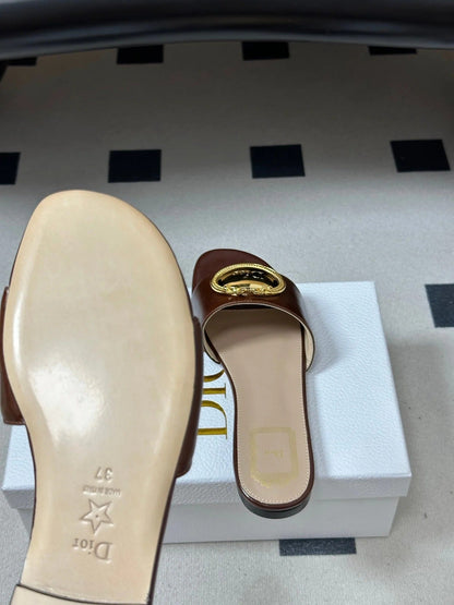 CD D-Club Retro CD Letter Metal Buckle Flat Sandals Leather 846986