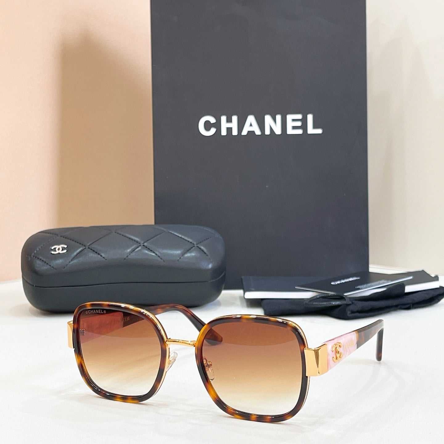 CHANEL Sunglasses-A72088